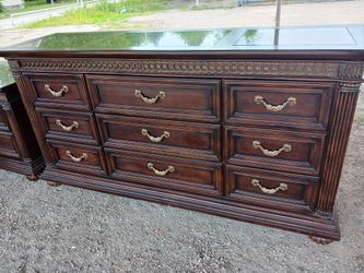 King Sleigh Bedroom Set By American Signature Furniture