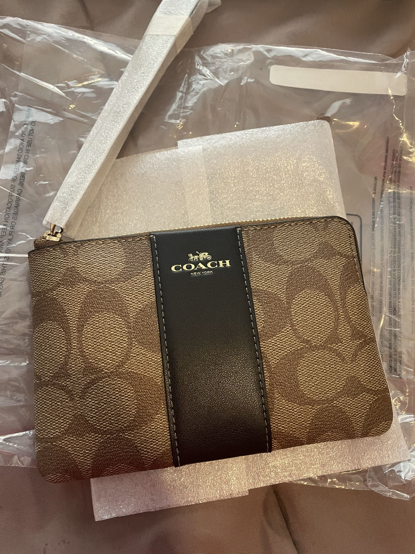 NEW Coach Corner Zip Wristlet – Signature Canvas (With Packaging)