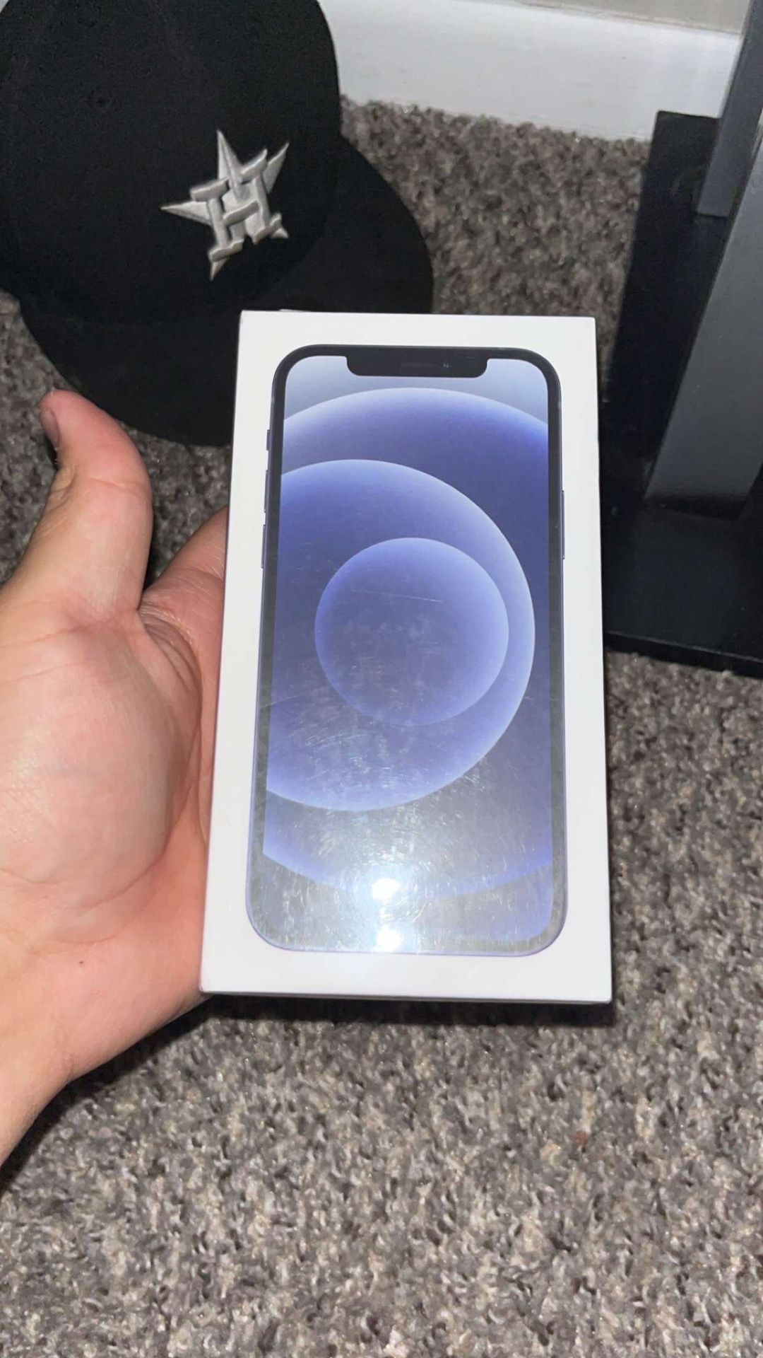 iPhone 12 64 GB At&T Prepaid
