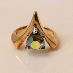 Vintage 50's 18kt Gold GE Iridescent stone Triangle Women's Ring 