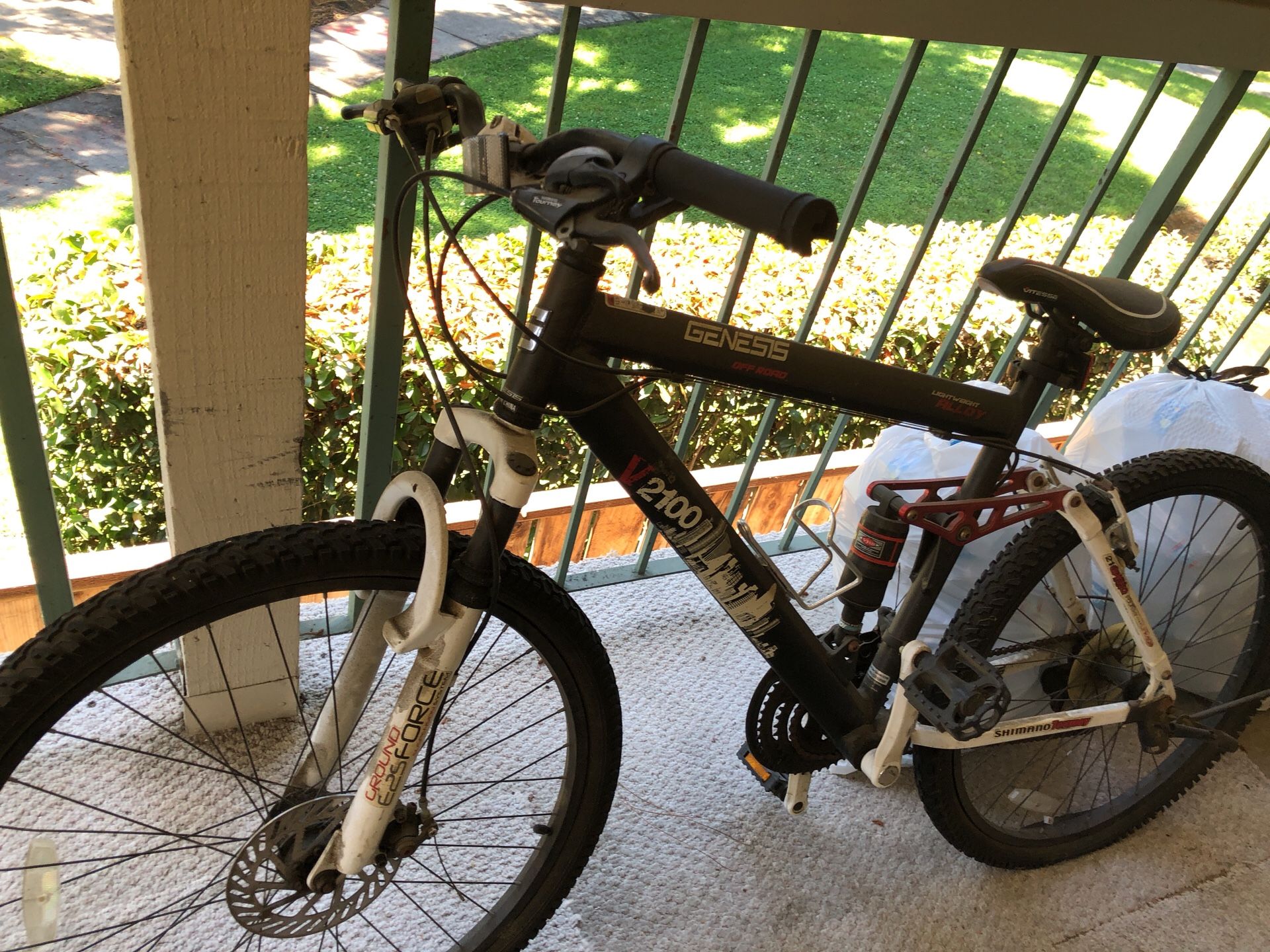 Genesis v2100 bike 26 inch