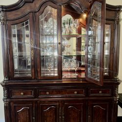 Luxury Solid Wood China Cabinet with Leaded Glass & Interior Lighting