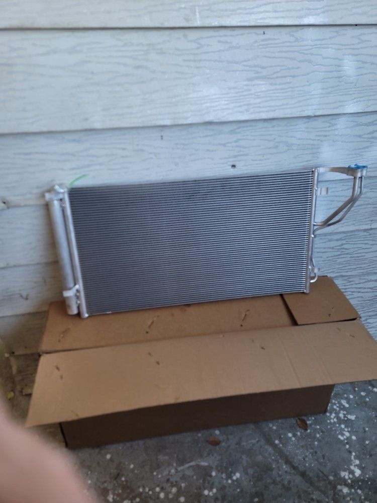 2012 Hyundai Azera Air Condenser