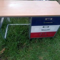 Metal Desk $40