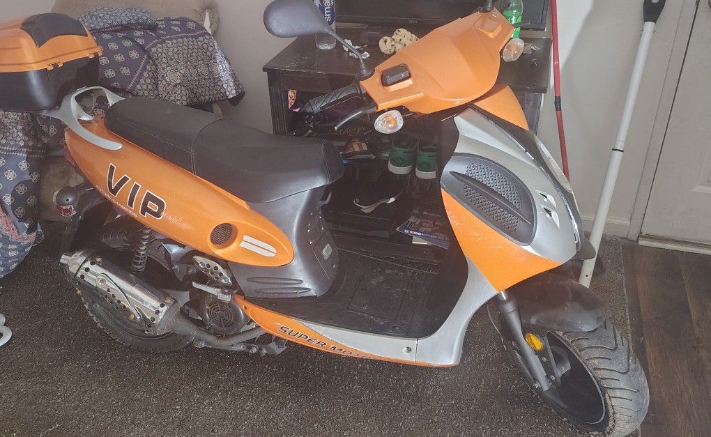 TaoTao VIP 150cc Moped