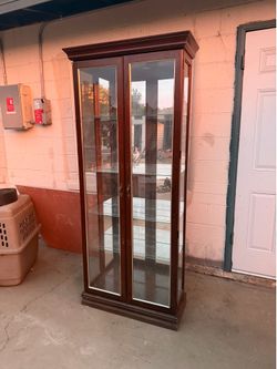 Glass display cabinet