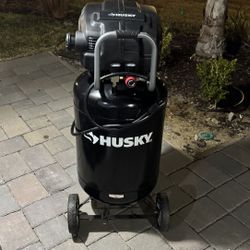 Husky 20 Gal Air Compressor 