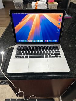 MacBook Pro Retina with Software!