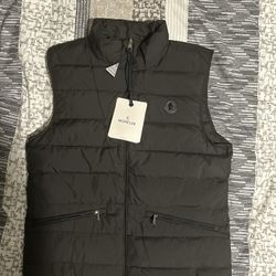 Moncler Treopmpan Nylon Lightweight Puffer Down Vest  Brand new with tags Size 2 which is medium(measurements provided in pictures) 1100€ retail price