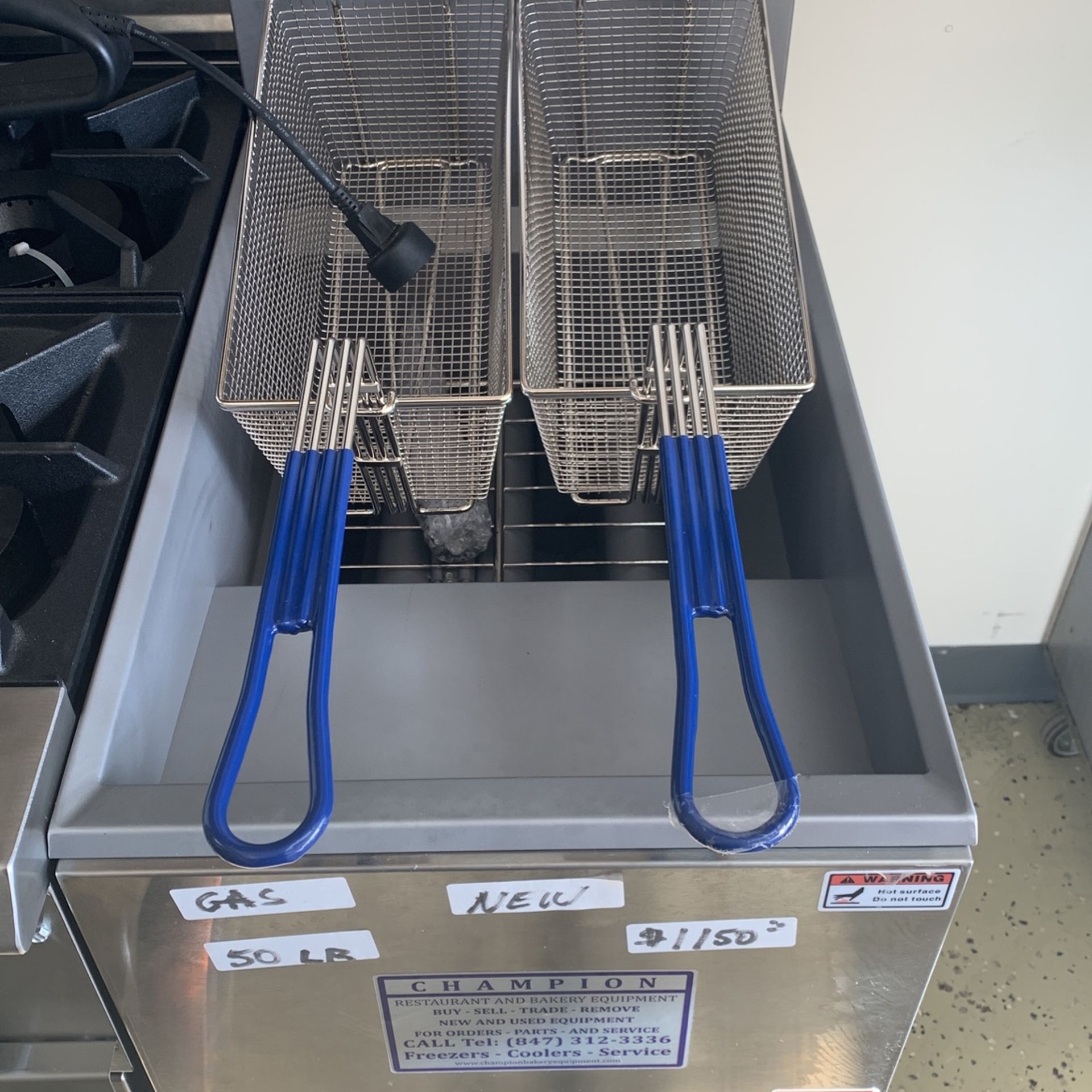 Gas fryer Brand New! 50LB -$1150