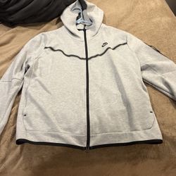 XL Grey Nike Tech Fleece 