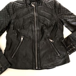 Guess Faux Leather Women’s Medium Black Motorcycle Style Jacket. Please See All Photos