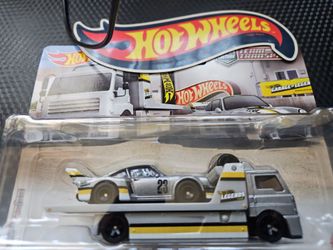 Hot Wheels Legends Tour Team Transport Porsche 934.5 Fleet Street