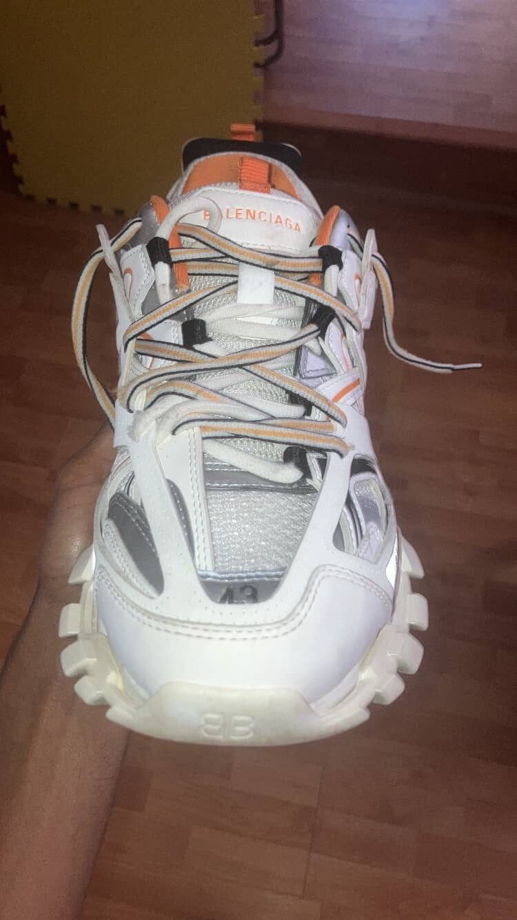 Balenciaga 