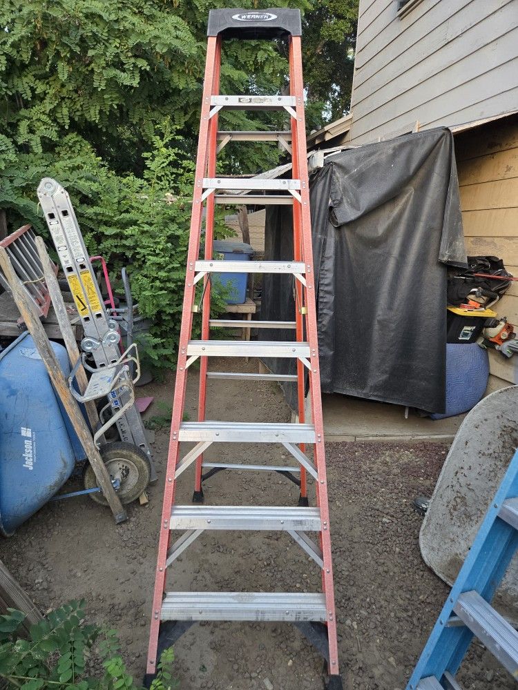 Ladder 12ft. Escalera 12 Pies En Buen Estado