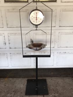 Hanging produce scale