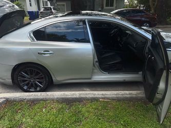 2014 Nissan Maxima