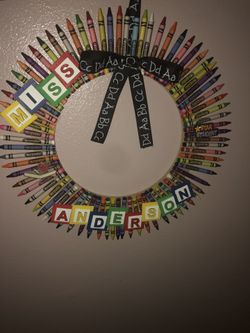 Teacher crayon wreath