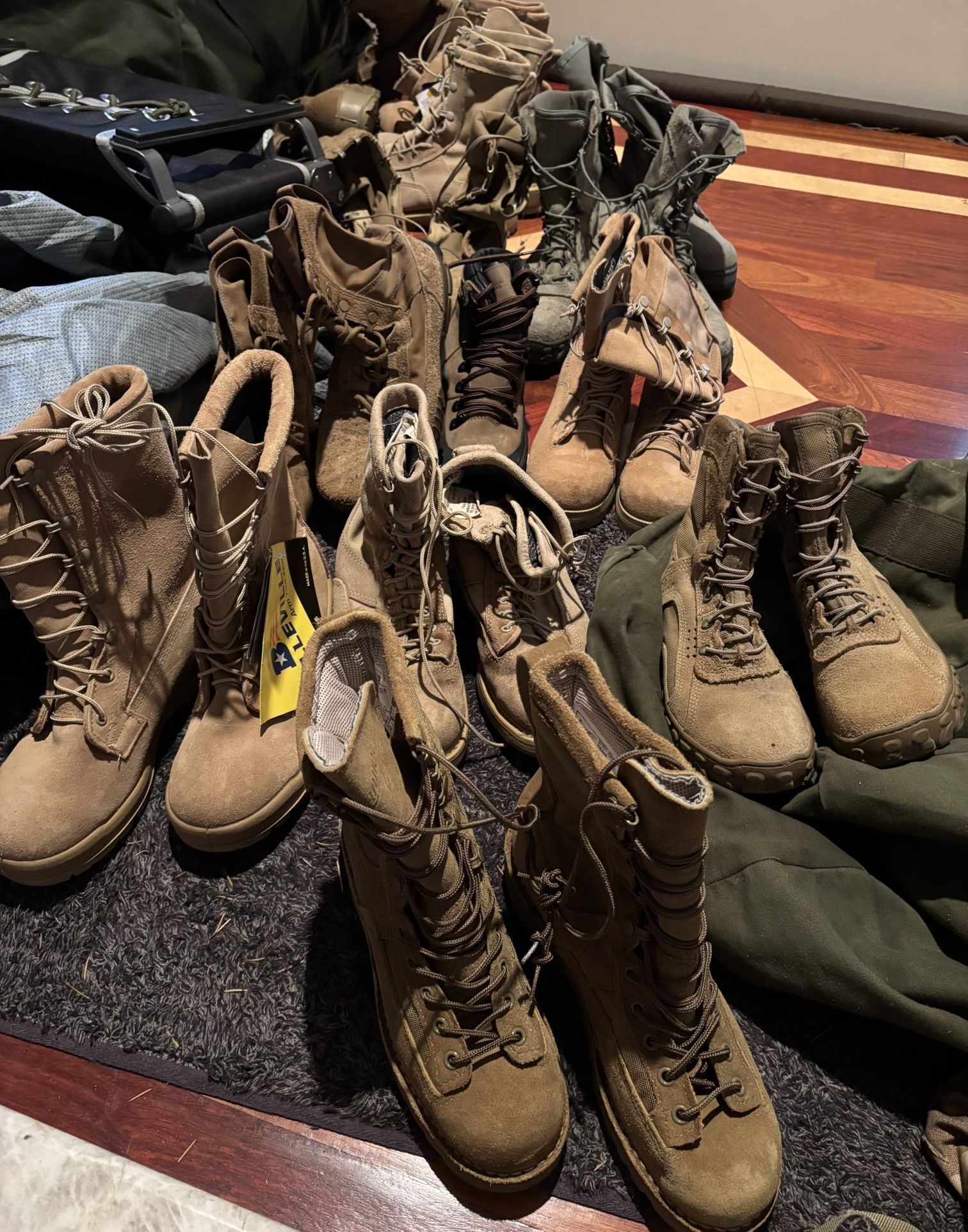 Military Surplus Lot of Size 6 and 6.5 Combat Boots 
