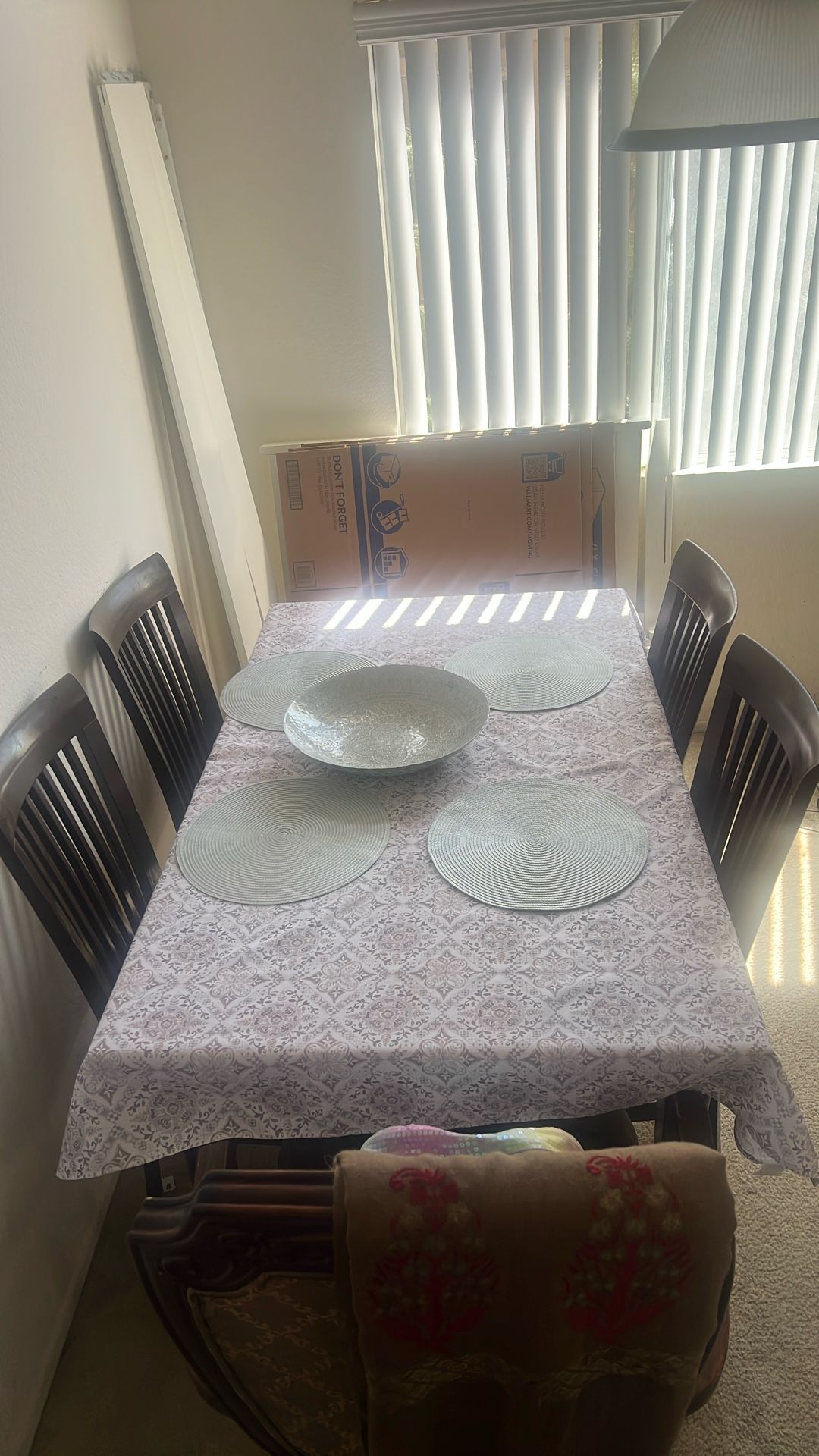 Dinning Table + 4 Chairs
