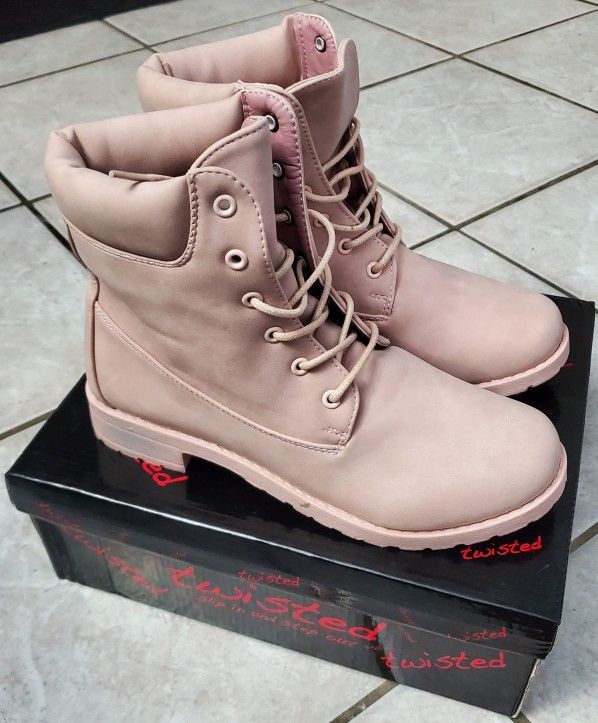 Women's Pink Boots - Size 8 - Brand New In Box