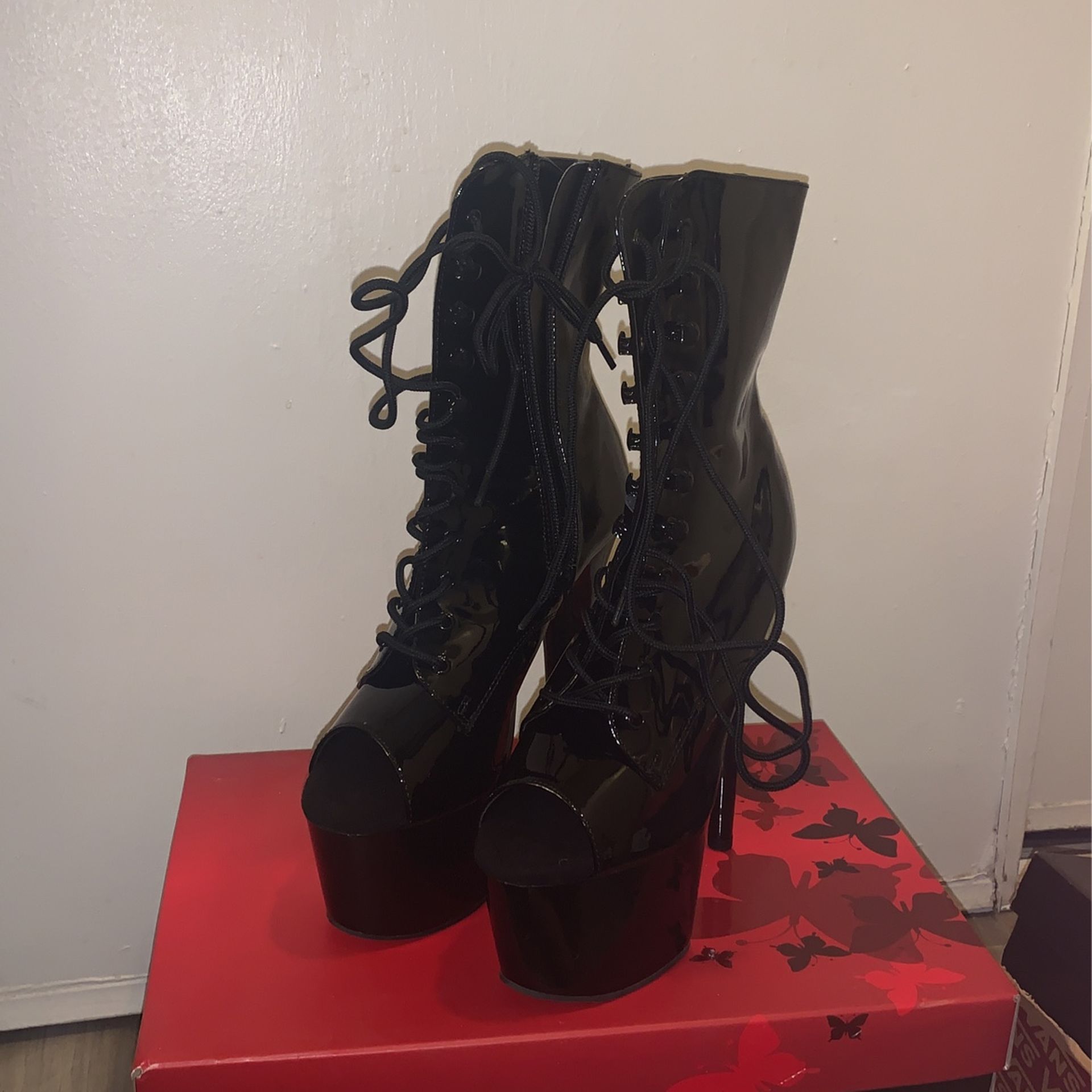 Pleaser Lace Up Size 7