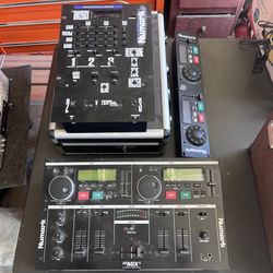 Numark DJ Equipment- CD Mixing Console Headphone Zone Master