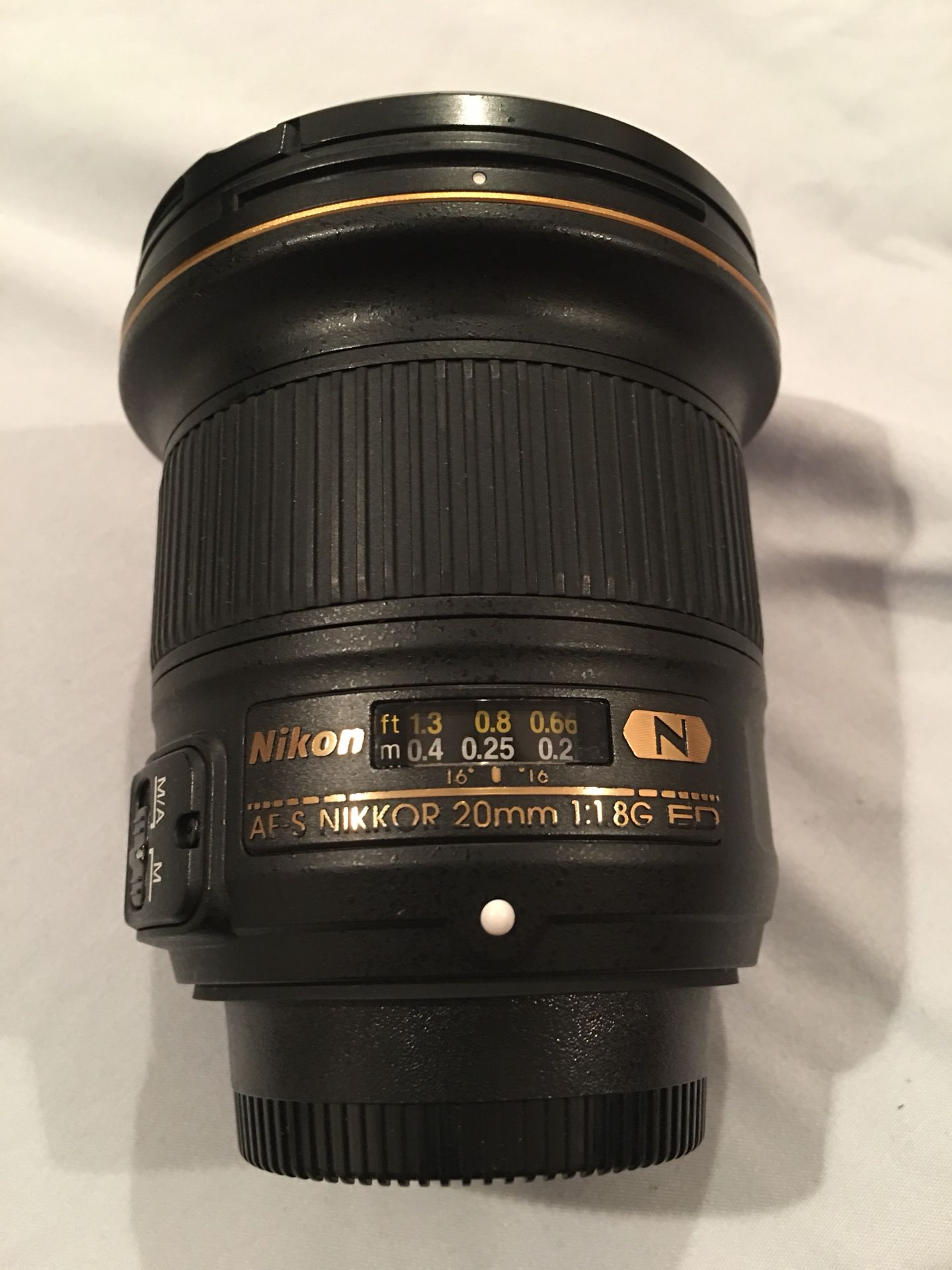 Nikon 20mm 1.8 lens
