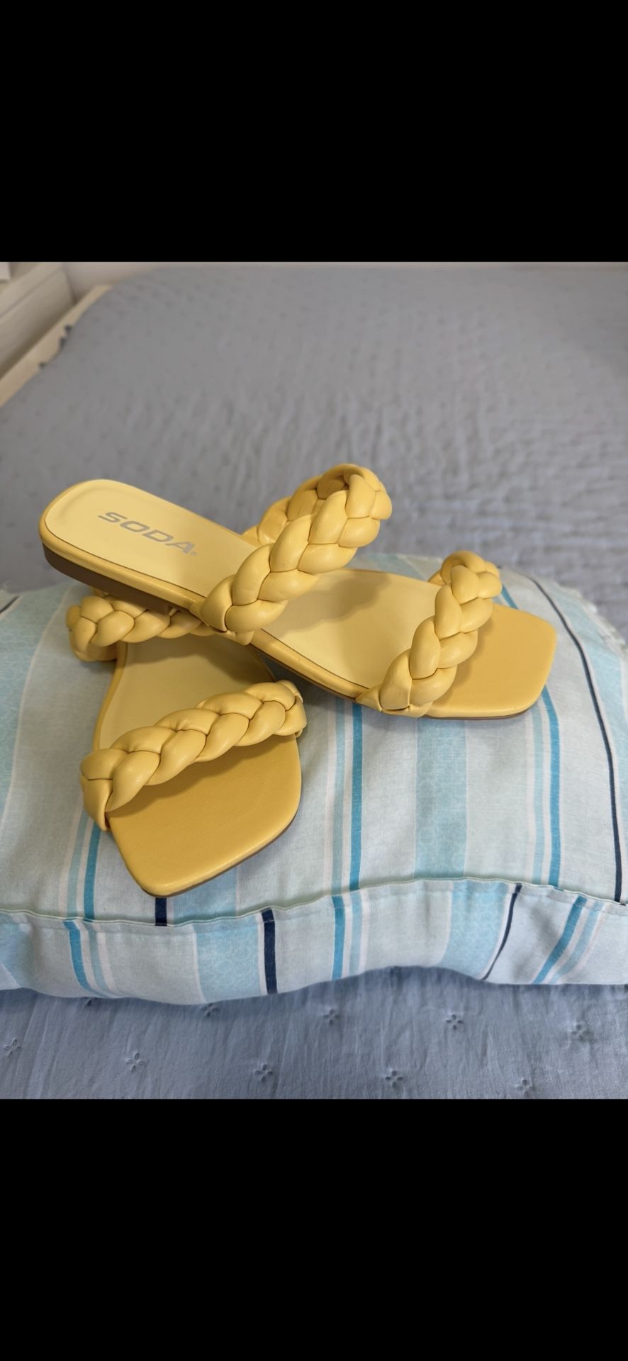 Soda brand sandals, size 7, new..