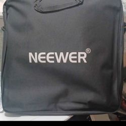 Neever Carrying Bag  And 18 In Ring Light 