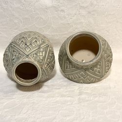 New Tracy Boyd Planter Pots/Vase set of light gray.  