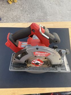 Milwaukee M18 FUEL 7-1/4” Circular Saw 2732-20
