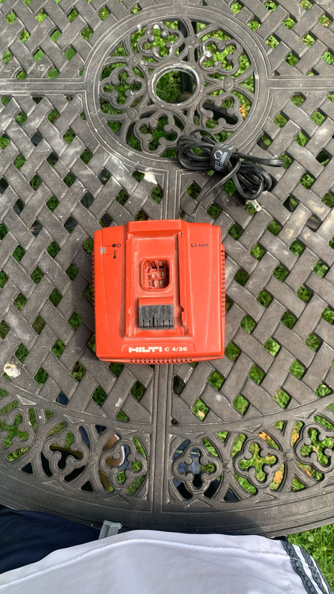 Hilti Charger
