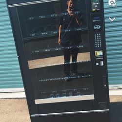 Vending Machine With Card Reader