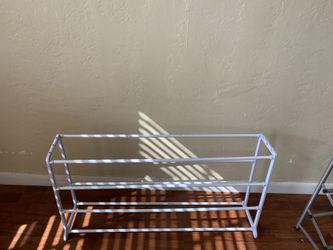 White shoe rack( can hold 6-7 pairs)