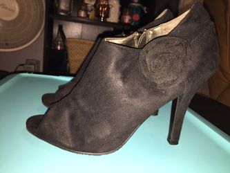 Black Peep Toe Heeled Booties W/ Flowers
