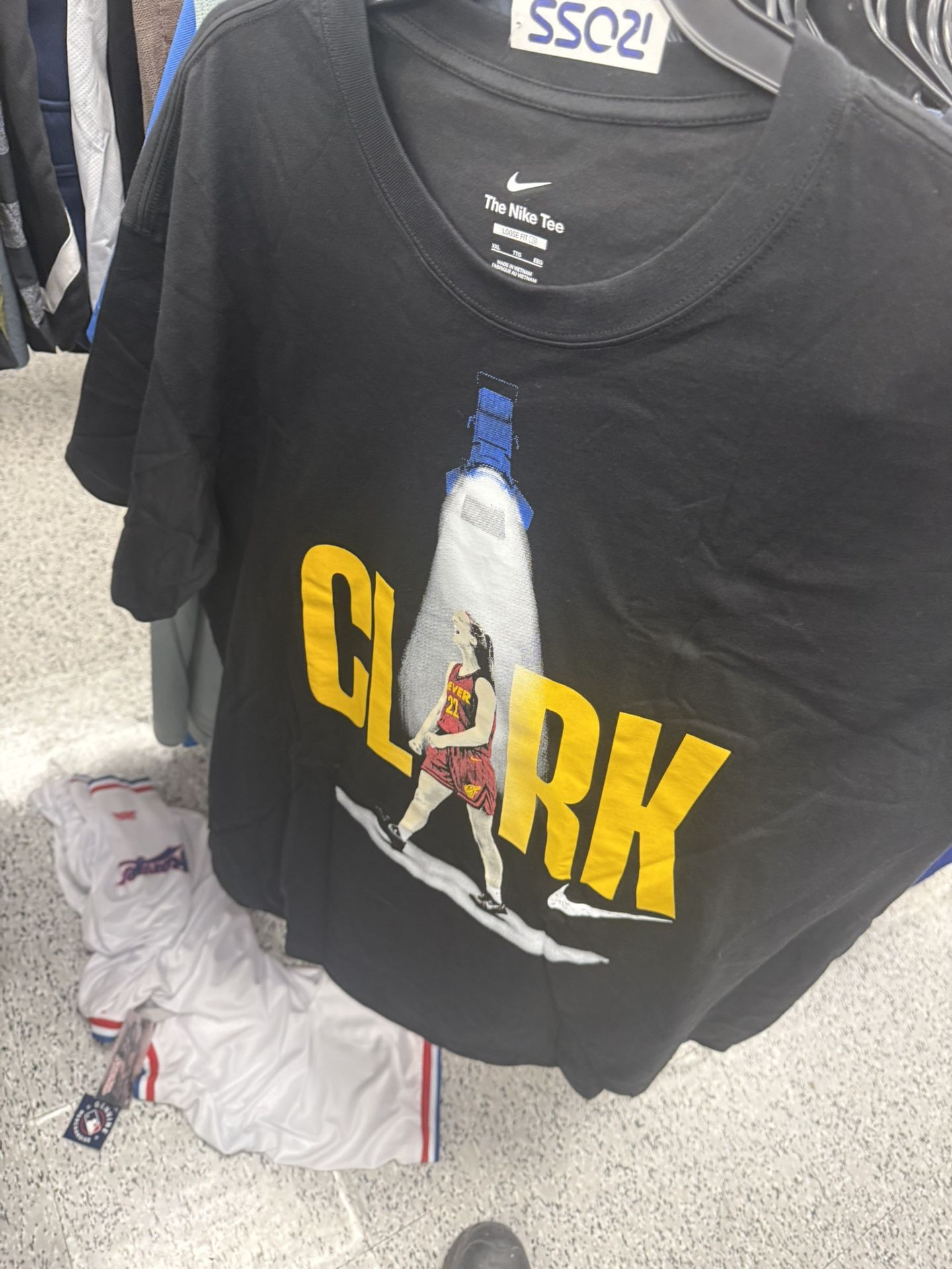 Iowa Hawkeyes Clark Shirt Tee Mens XXL Men’s Indiana Fever WNBA Black NCAA Basketball Nike Caitlin 21 USA