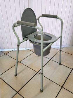 🎀 Gray Portable Toilet Bedside Commode Chair