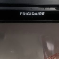 Mini fridge Frigidaire