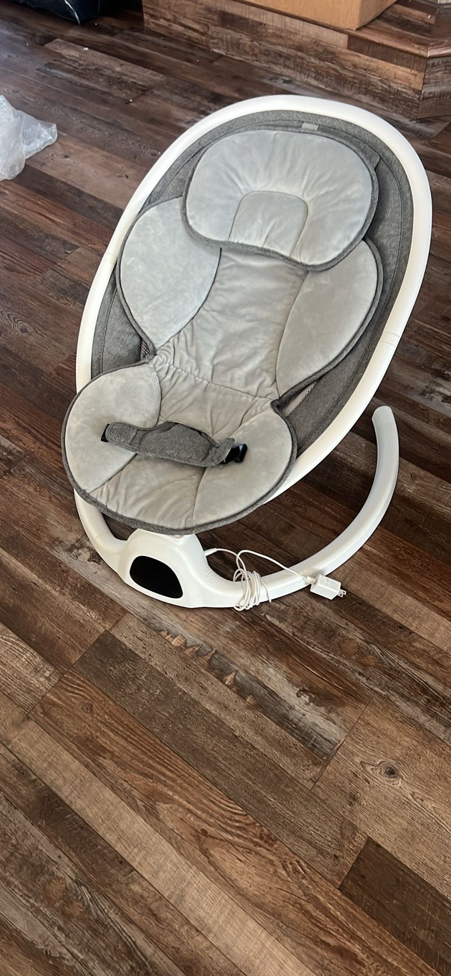 Baby seat swing