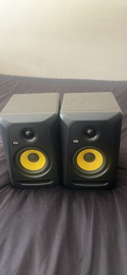 Krk 5 producing speakers