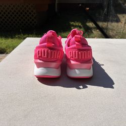 Women’s Size 11 Puma Muse Knit Sneakers