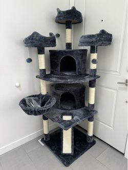 Absolutely Brand New Cat Tree Won’t Be Needing It. Comes As Pictured. Sizing In Pics. PRICE FIRM