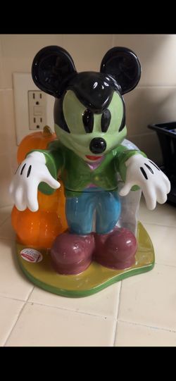 Halloween Mickey Mouse Cookie Jar 60$