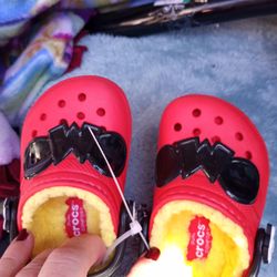 CROCS