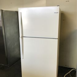 Whirlpool 18 Cu Ft Top Freezer Refrigerator Apartment Size 