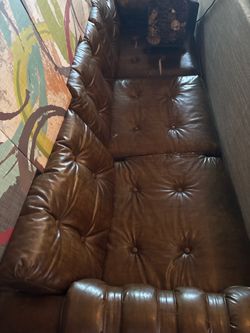 Couches and chairs easy garage pick up