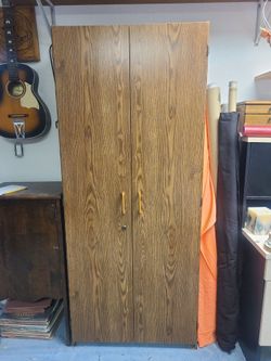 2 door storage cabinet