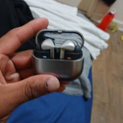 Galaxy Pro Buds 3. 