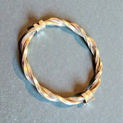 Estate Vintage Gorgeous Sterling Silver 16.2 Gram Twist Hinged Bangle Bracelet